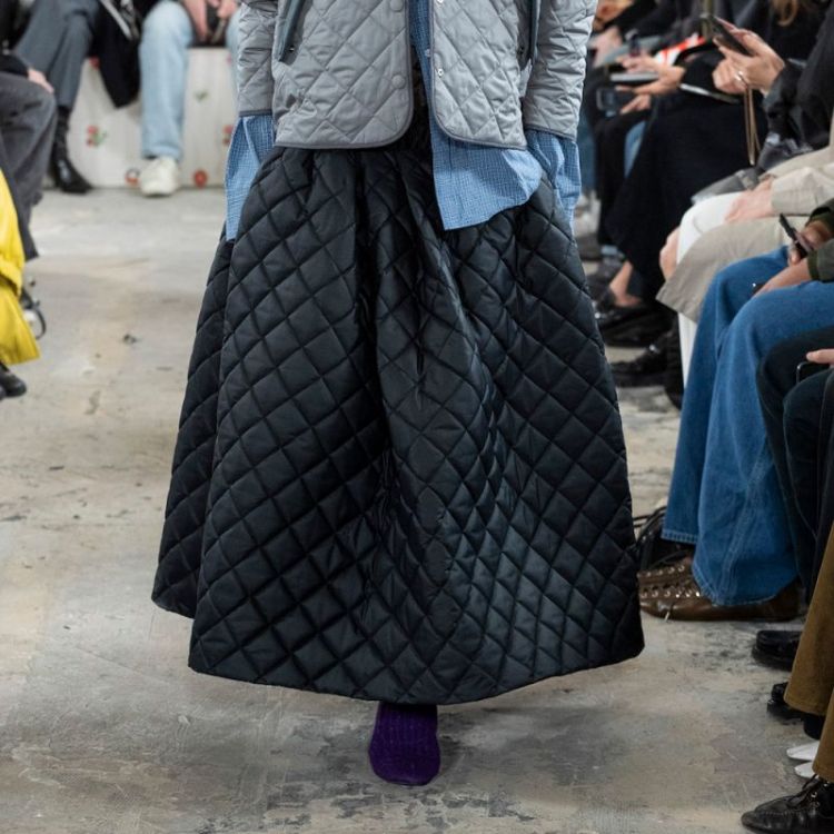 GIANT PADDED SKIRT BLACK