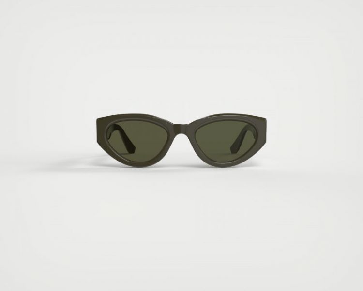 1. Cat Eye Frame - Chimi X Fir G