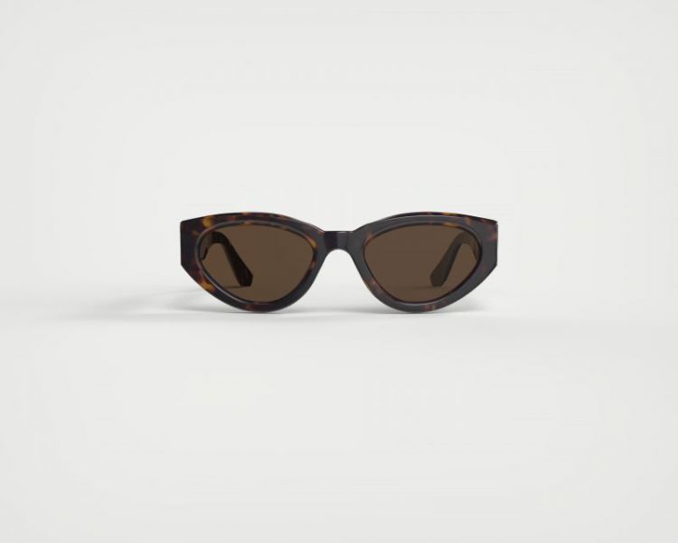 1. Cat Eye Frame - Chimi X Deep