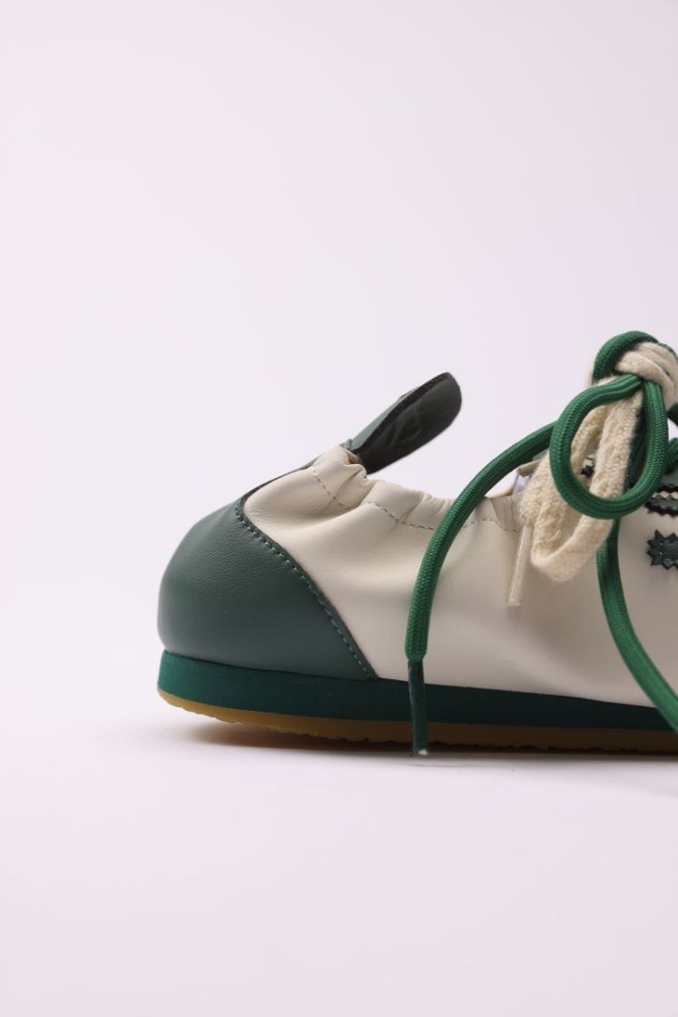 8.01 LION 008 FAIRWAY