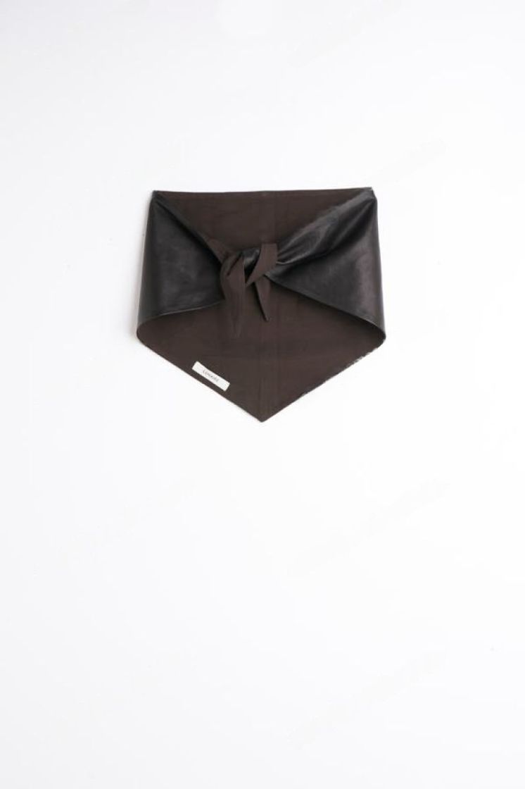 LEATHER TRIANGLE SCARF - BLACK