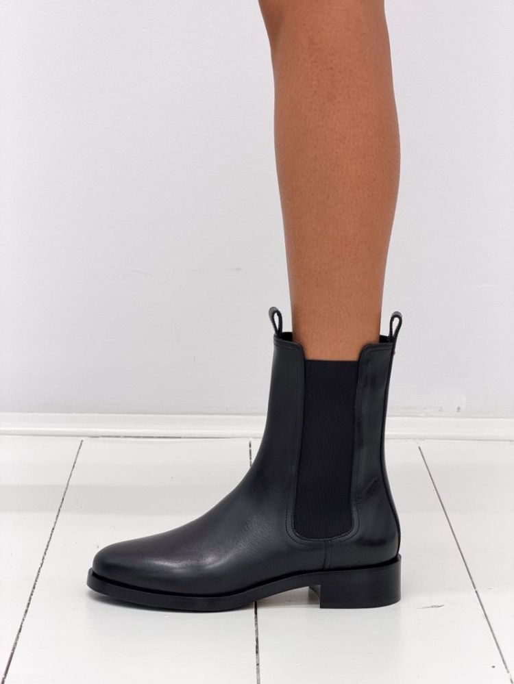 CASPAR - Black