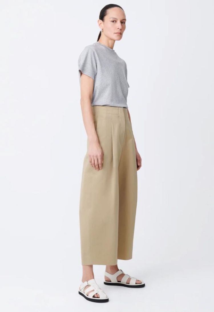 DEEP PLEAT VOLUME ANKLE CROP - TAN