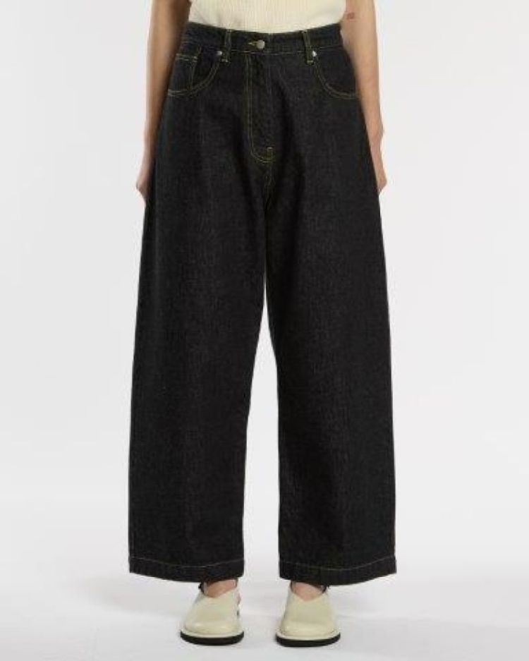 CURVED LEG PANT - BLACK