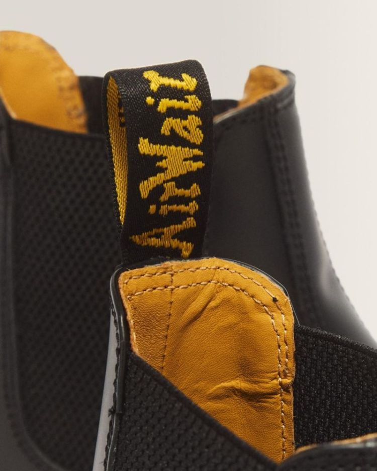 2976 Yellow Stitch Smooth Leat BLACK